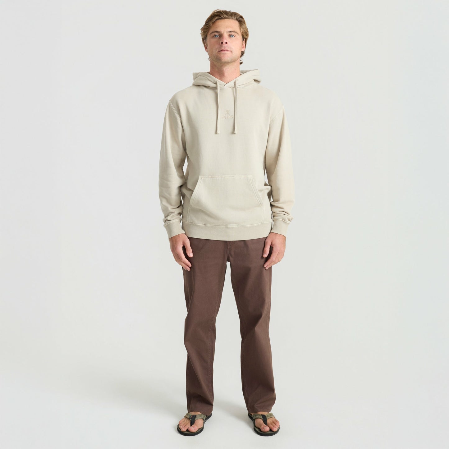 Men Safe Camp Embroidery Fleece in Fossil