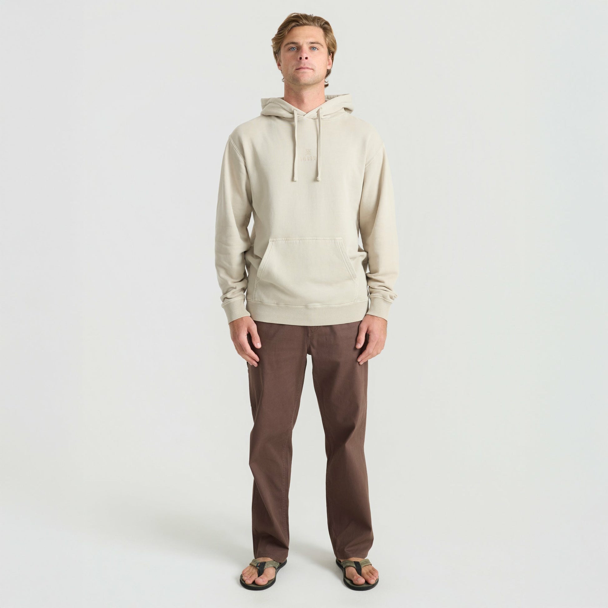 Men Safe Camp Embroidery Fleece in Fossil