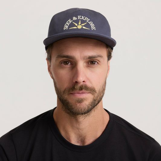 Men Venture Snapback Hat in Navy