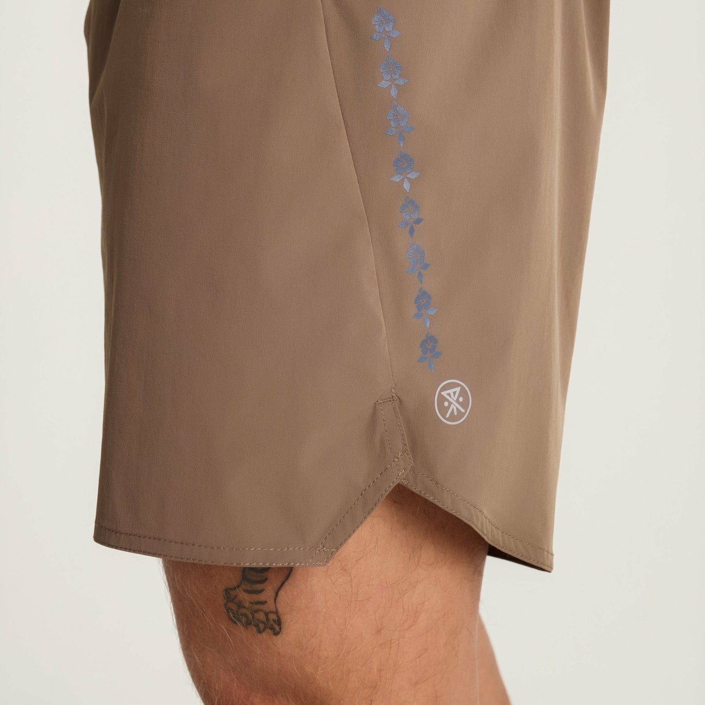 Men|Run / Active Alta 5" Shorts in Faded Brown