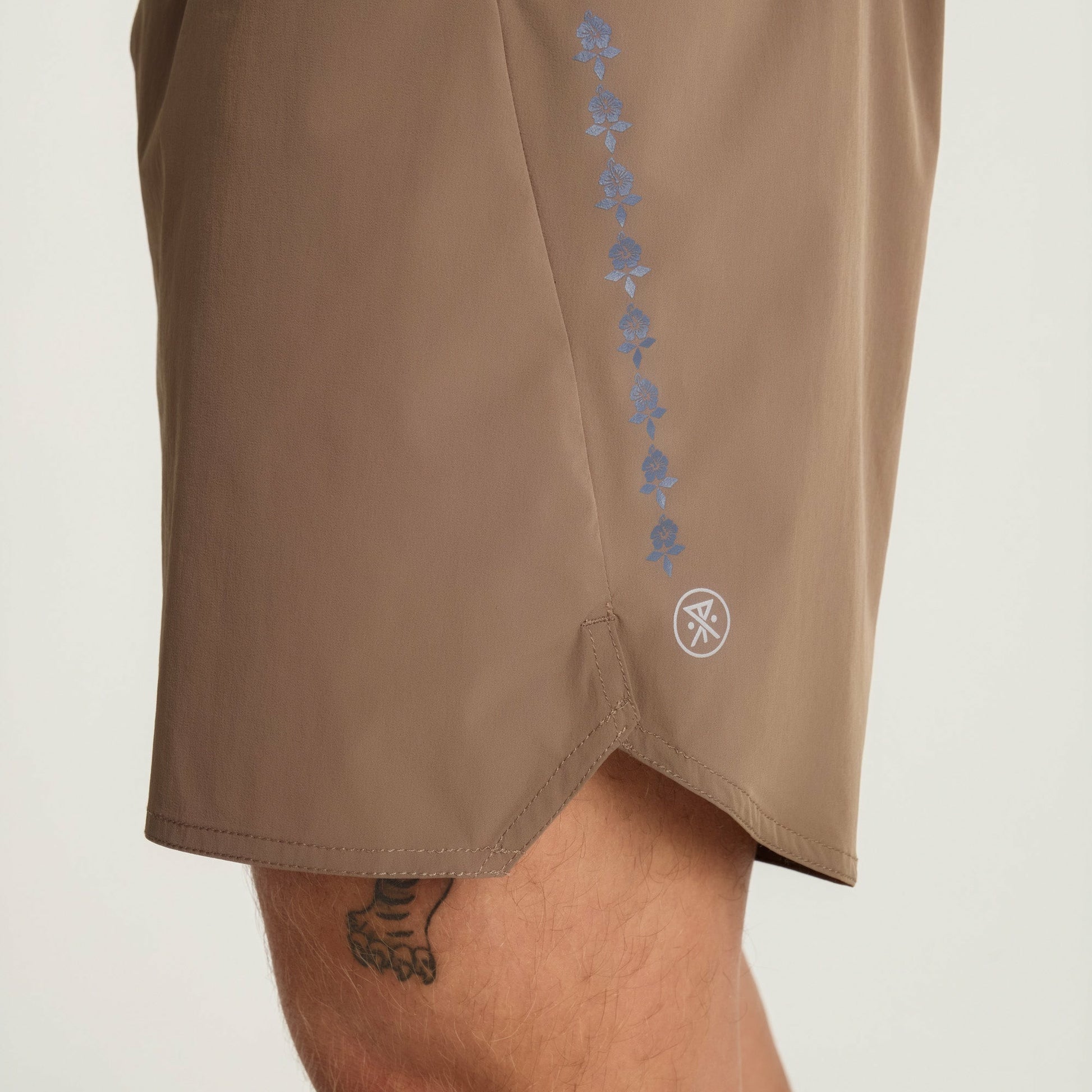 Men|Run / Active Alta 5" Shorts in Faded Brown