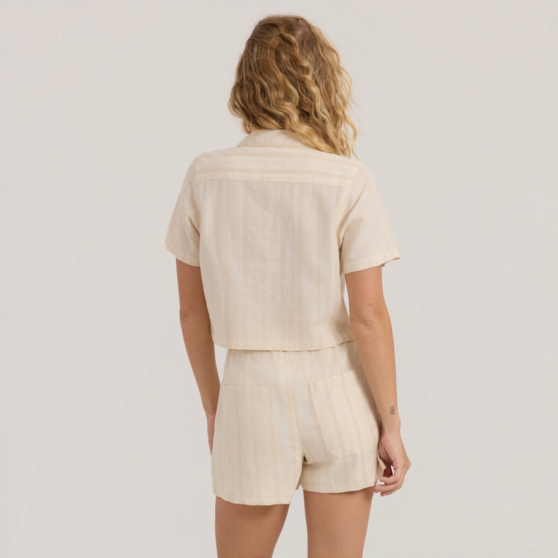 Women Crosswinds Camp Button Up Shirt in Unbleached